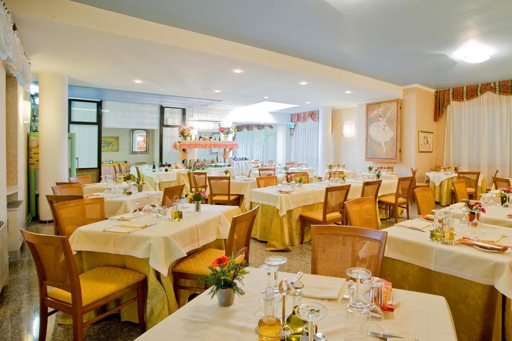 Hotel Ferrari Salsomaggiore Terme Exterior photo