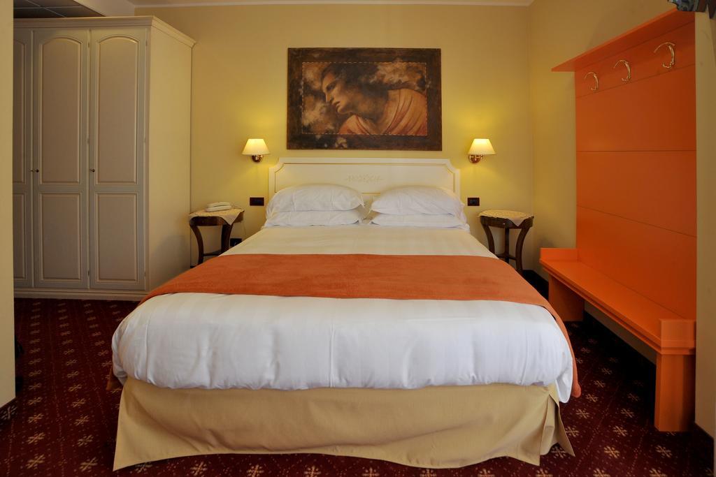 Hotel Ferrari Salsomaggiore Terme Exterior photo